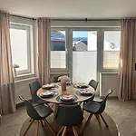 Apartment Upland-living
