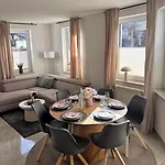 Upland-living Apartment